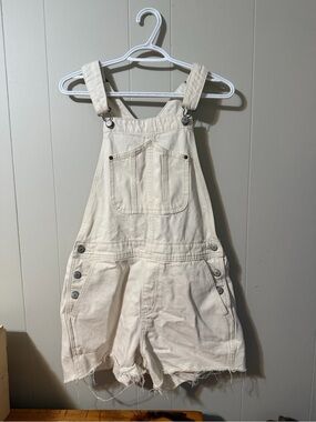 Cream Short Overalls - Casual Pocketed One-Piece